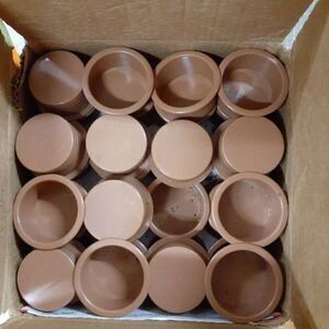 - 100 cup holders 